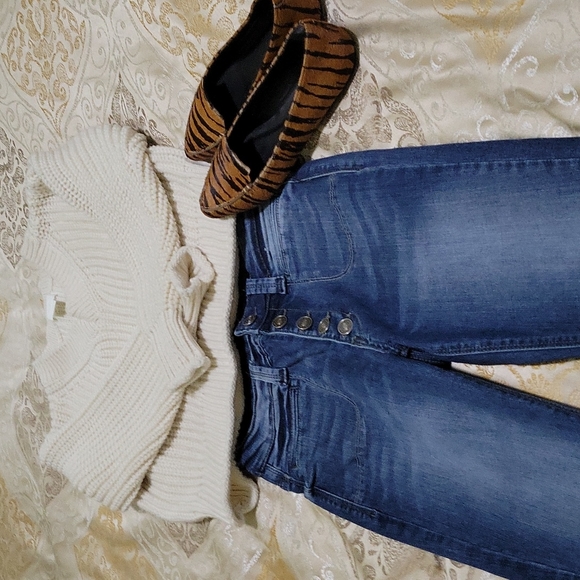 Cream sweater - Picture 3 of 5